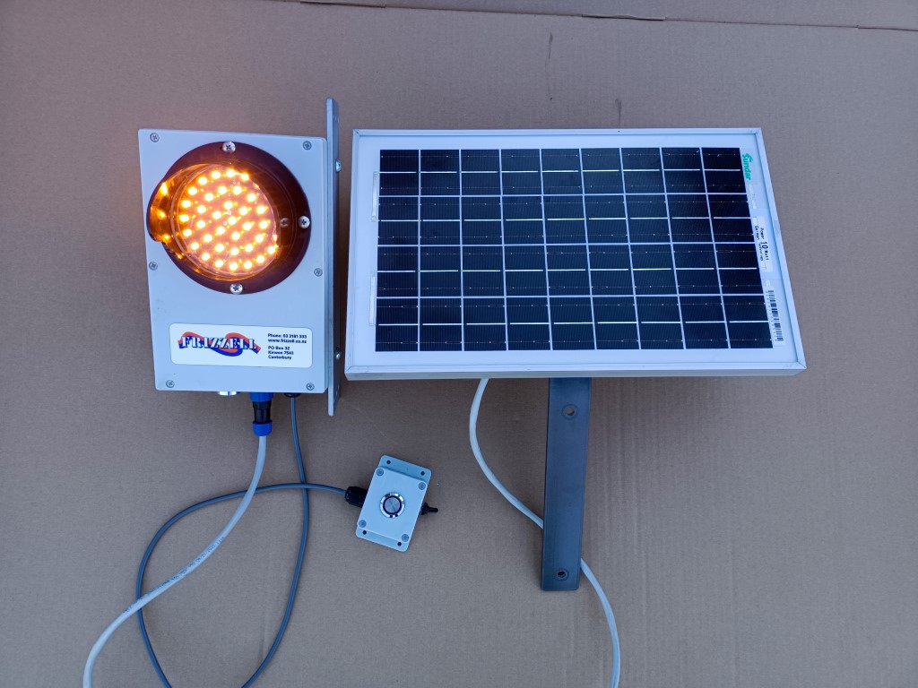Stock Crossing Light - Image 4